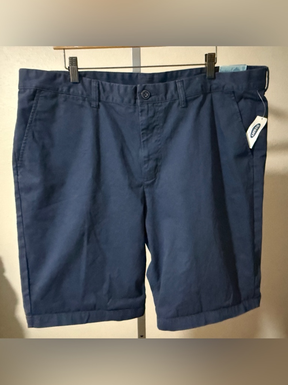 Old Navy Men's Navy Flat Front Chino Shorts, Size 40